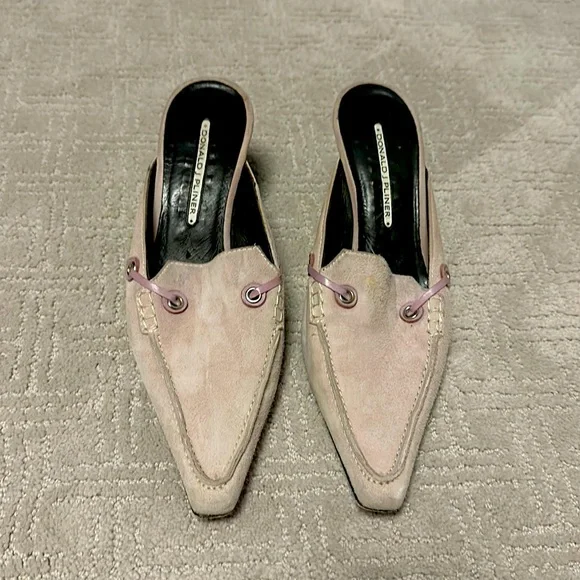 Donald J. Pliner | Shoes | Donald Pilner Pale Blush Suede  display picture 3